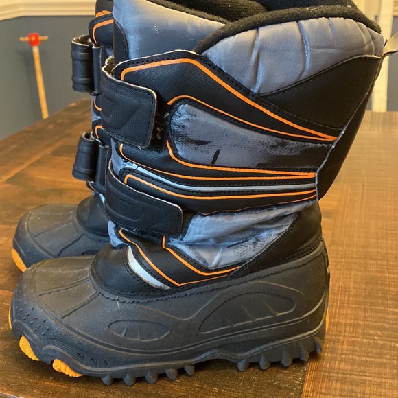 Kids stride rite waterproof snow boots - Picture 4 of 6